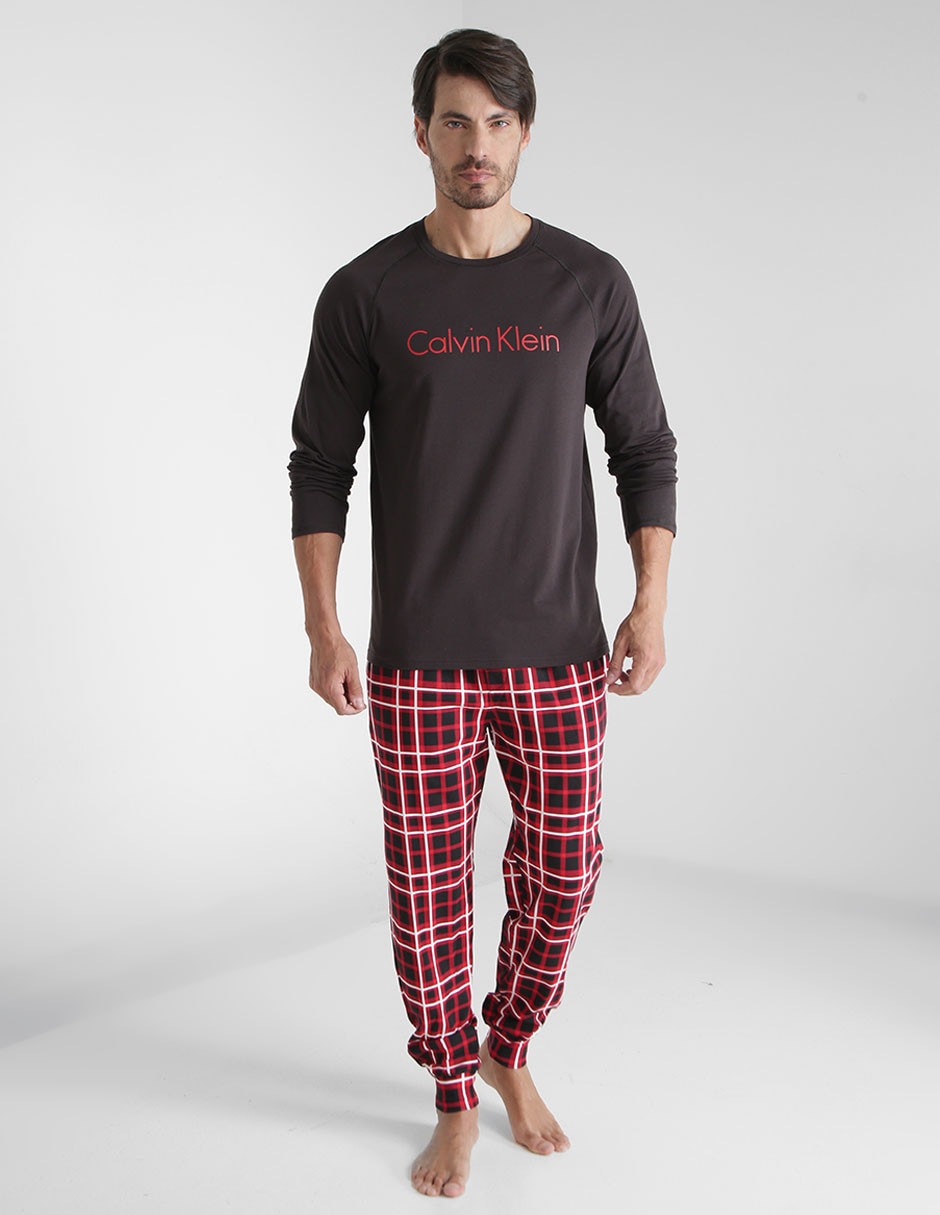Conjunto pijama Calvin con logo | Liverpool.com.mx